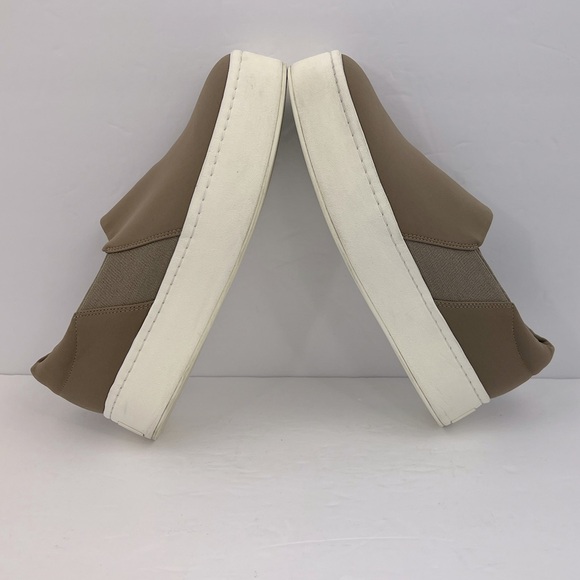 VINCE, LADIES SLIP ON/ WALKING SHOES, TOPE COLOR, FAUX SUADE, SIZE 6.5M - Picture 10 of 16